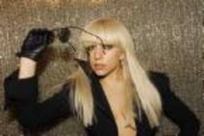 XWUUPNMJBAVYSUHROFS[1] - Lady Gaga