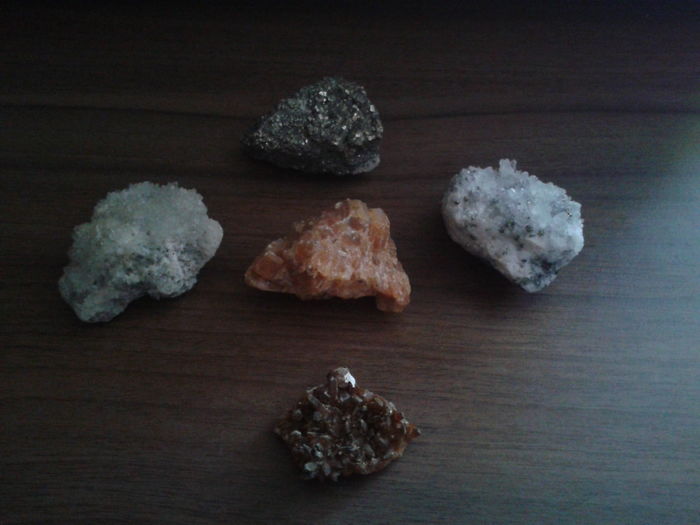 minicolectie 5 piese  de vanzare/schimb