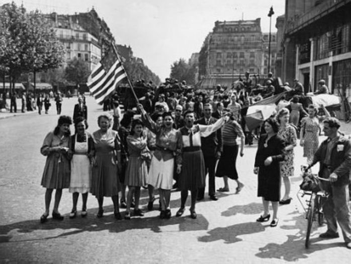 Lee Miller; eliberarea Parisului-25aug.1944
