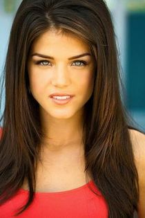 Marie Avgeropoulos 5