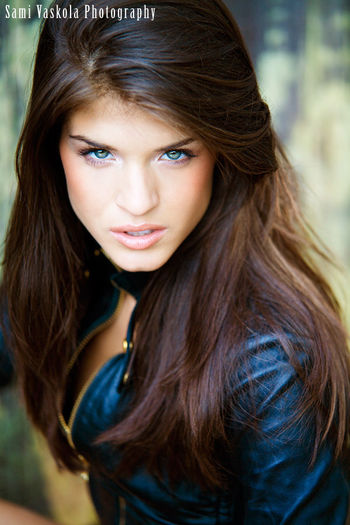 Marie Avgeropoulos 10