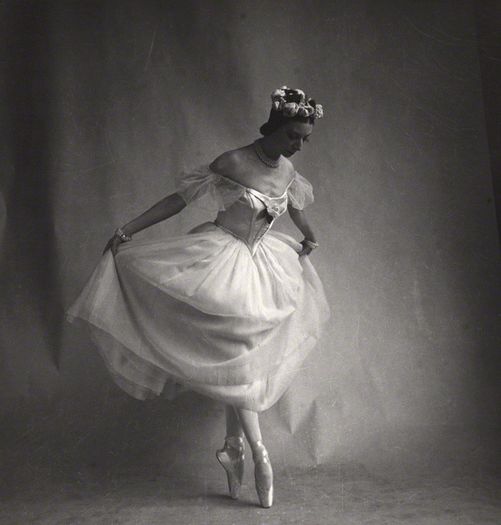 Cecil Beaton 1942; Alicia Markova -America 1942
