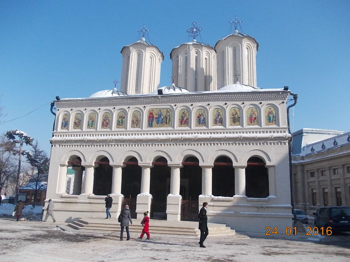 Biserica Patriarhiei; Fotografie luată de pe scările Sinodului.
