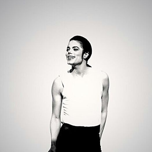 　　∞ Michael Jackson ∞ @myking - this is literally perfection - xoxo