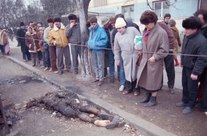 de ce mbrie 1989-DE CE? Degeaba!