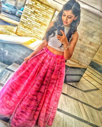 12558337_1025316357515252_698215869_n(1) - Niti Taylor 2