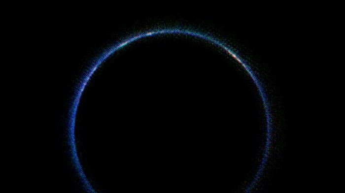 Atmosfera planetei Pluto; Fotografie in infrarosu.
