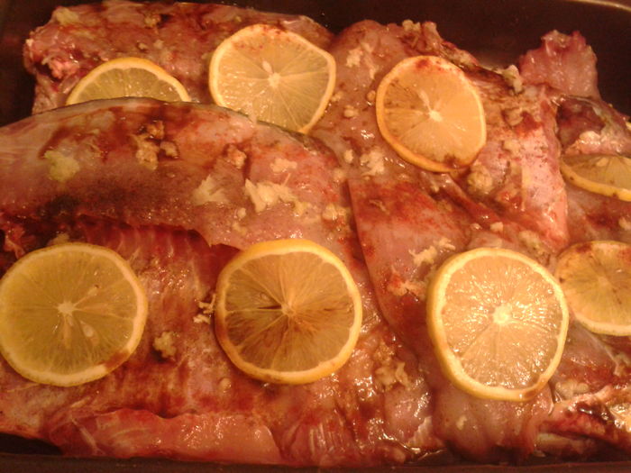 Peste cu usturoi, lămâie, sos de soia si piper - Culinar 3