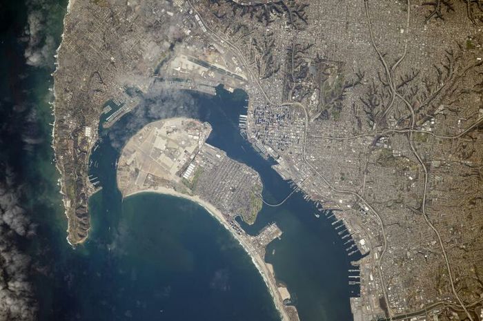 San Diego, USA; Imagine luata de Statia.Spatiala Internationala
