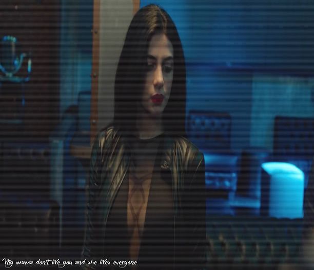 〖.ᵈᵉᵃᵈˡʸ·ϟ·ℌ͜a͜͜l͜͜l͜͜o͜͜w͜s͜. ℂ; Hiii berico ;x. -Veve. Ooo. i-auzi :(. -Melly. Aww, ok.