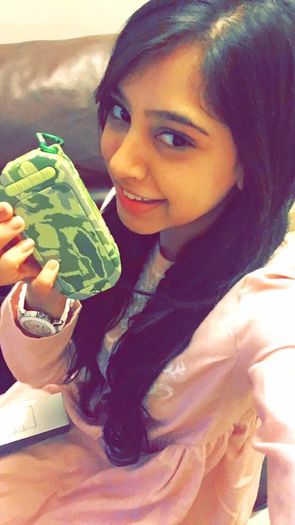 943935_1109554145741592_9080462317806567286_n - Niti Taylor 2