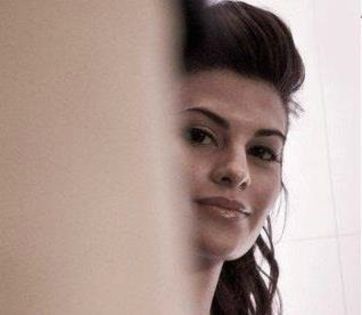 Am vorbit cu Raluca..e disperata saraca, tot nu l-a gasit pe Alex.