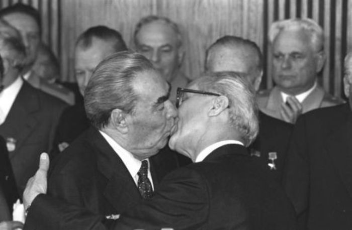 Breznev-Honecker_1979 - quelque chose