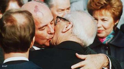 Russian-Politicians-Kiss