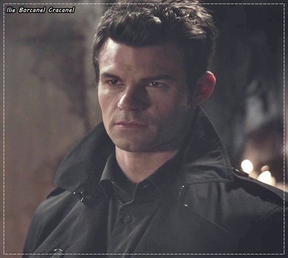 - *stă și cântă ceva de jale la vioară că e singur și suspină*