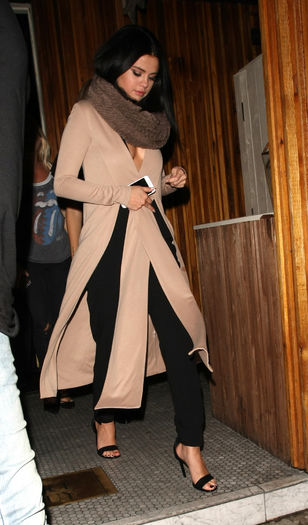 celebrity-style-selena-gomez