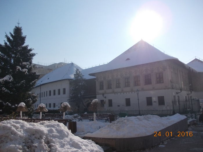 Hanul lui Manuc; Vedere din curtea Bisericii Domnesti
