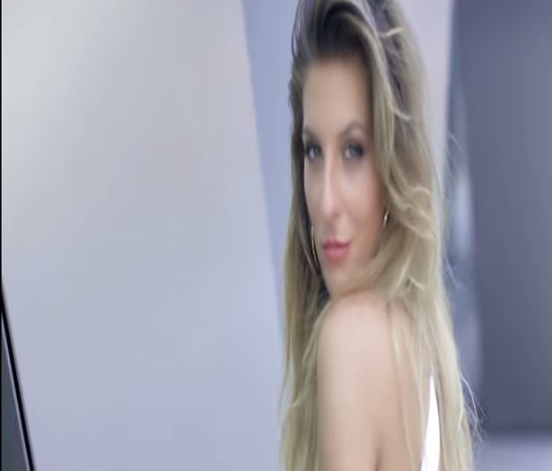 103794200 - 0a amestecate