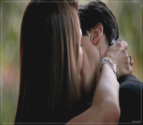 - *o ia și pe ea sub pătură, dând prosopul la o parte de pe..... =)))))), o strânge în +; brațe sărutând-o, începând să își plimbe mâinile pe ea*
