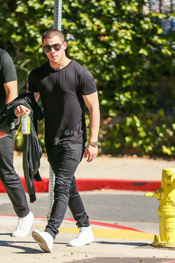 tumblr_o2nnpkm7HF1uv2r1mo1_500 - nick jonas
