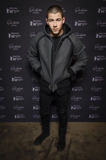 tumblr_o2vfw4UTYM1qb6xywo1_500 - nick jonas