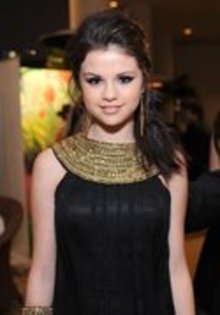 EMXZYVZKWGUZQHHQGDA - Cele mai rare poze Selena Gomez  si cele mai coollllllllllllll