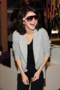 IPBLKIUFUUPNTWXVGZW - Cele mai rare poze Selena Gomez  si cele mai coollllllllllllll