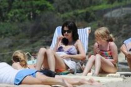 IQMFCKZVYRTUMFTUGMH - Cele mai rare poze Selena Gomez  si cele mai coollllllllllllll