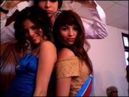 JOXMGLUATRDCPZFXKEP - Cele mai rare poze Selena Gomez  si cele mai coollllllllllllll