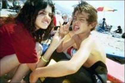 MBZZJGTKISWQFFGRDOJ - Cele mai rare poze Selena Gomez  si cele mai coollllllllllllll