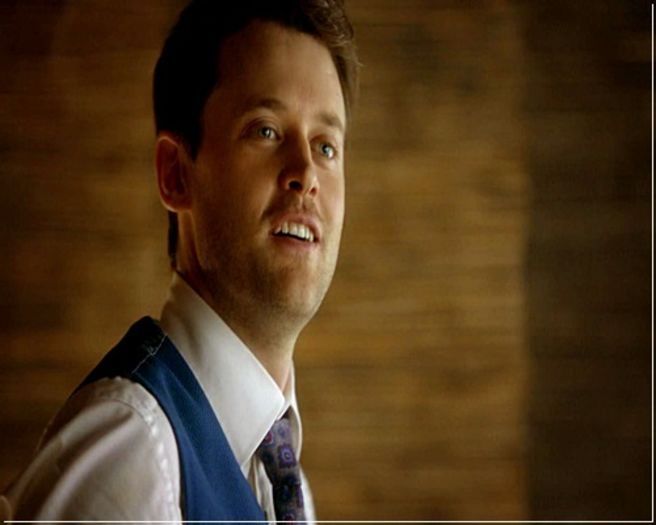 Doamnelor. * face un gest elegant cu capu` * clk; Pai din camera de sanato;riu a facut camera obscura.
