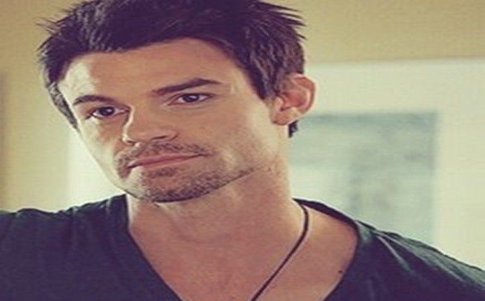 - *îl da cu spirt* Baie ai mai făcut și tu?