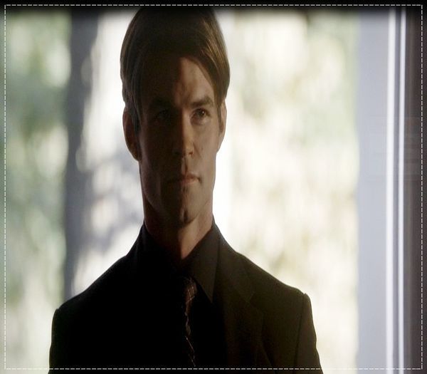 *ii trage un pumn în bot când rage la el* Ți-am mai zis sa nu mai ridici +; tonul la mine? Ți-am mai zis, da?
