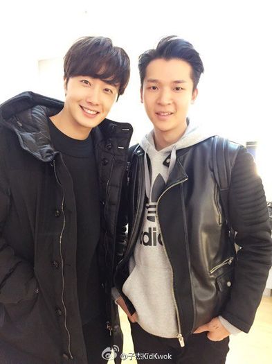 ❥.p̶̶s̶̶y̶̶c̶̶h̶o̶↙.;  Sau se vopsesc.:) Şi după îşi schimbă freza şi îmi vine să îmi dau #cl. - 19th episode - - we are infinite