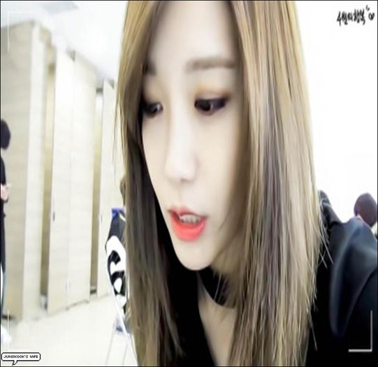 DECI unu a fost cu o tipa din gfriend adica din trupa in care sunt sho si s-au desp ma rog ;click; - 19th episode - - we are infinite