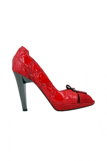 pantofi rosii 2 - o sedinta foto cu emily osment - magazin rochii si pantofi