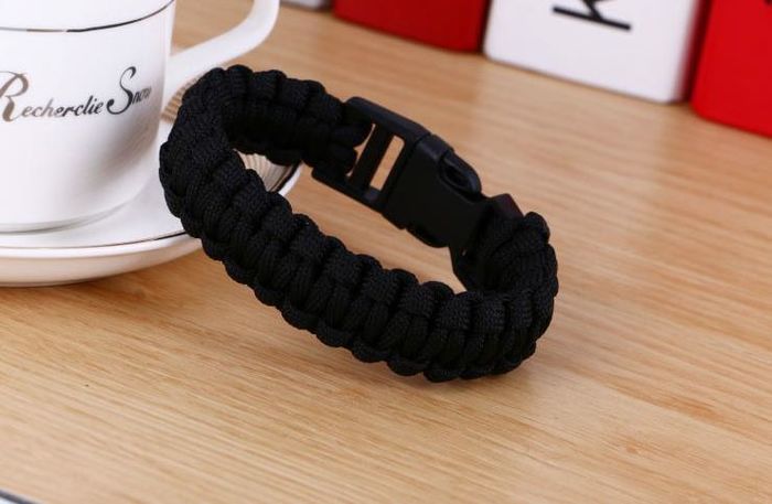 Bratara Paracord 20 ron/buc Bratara Paracord 20 ron/buc
