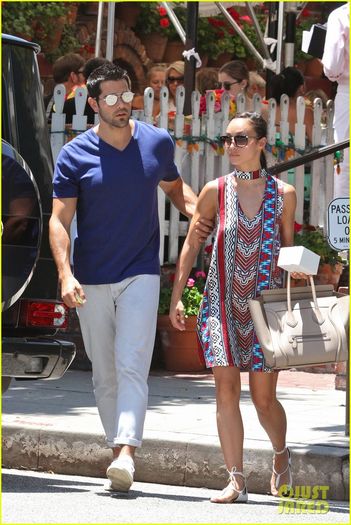 jesse-metcalfe-cara-santana-lunch-the-ivy-02