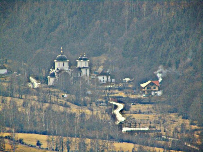 Schitul Sf.Ierarh Nicolae-Valea Ungurului