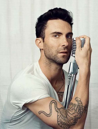 1,82 m: Adam Levine