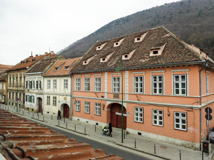 Case pe N. Bălcescu ...