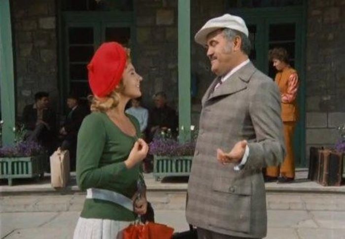 Asta Seara Dansam In Familie