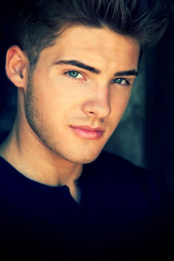 Cody (32) - Cody Christian