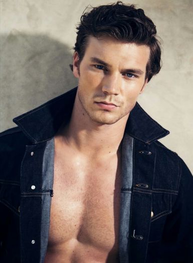 Derek Theler (1) - Baby Daddy