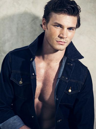 Derek Theler (2) - Baby Daddy