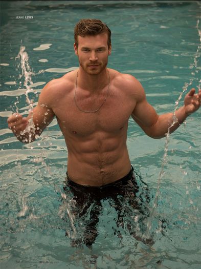 Derek Theler (10)