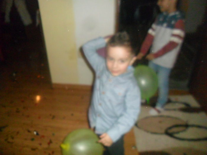 086 - un bebe mic -2013
