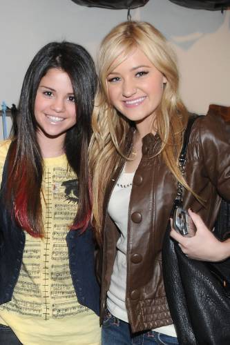 2l8dpx1 - Aly and Aj