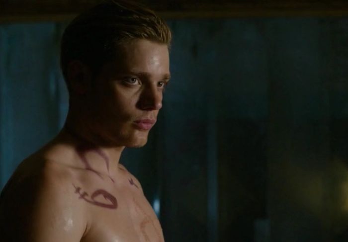 ♥ (146) - Dominic Sherwood
