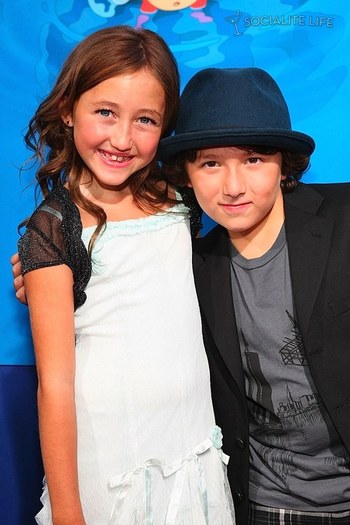 gallery_main-noah-cyrus-frankie-jonas-premiere11 - Frankie Jonas